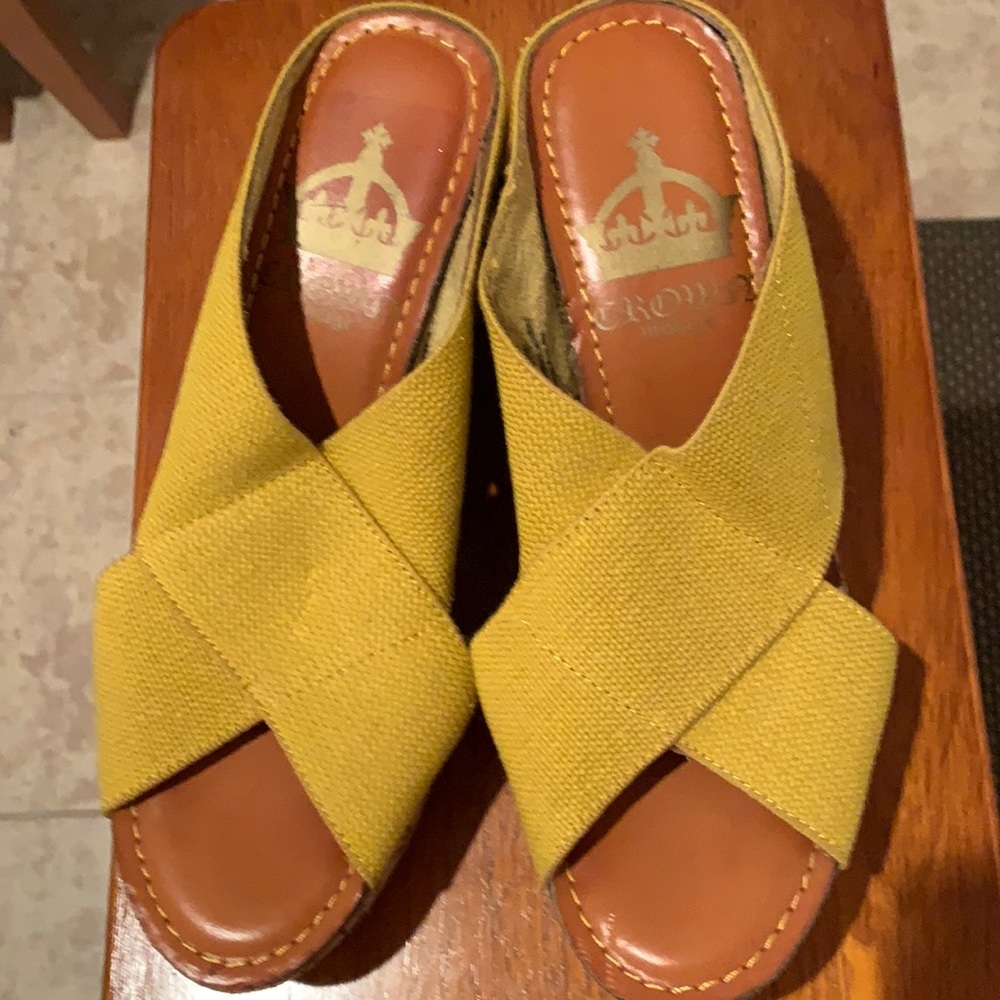Crown Vintage shoes  Size 6
